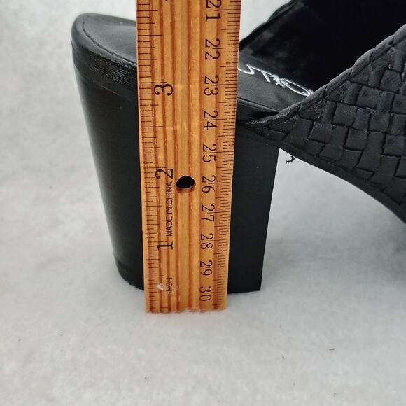 Boutique by Corkys Size 7 Black Woven Slip On Heeled Mule Clogs Life Gourd NEW - Picture 8 of 8